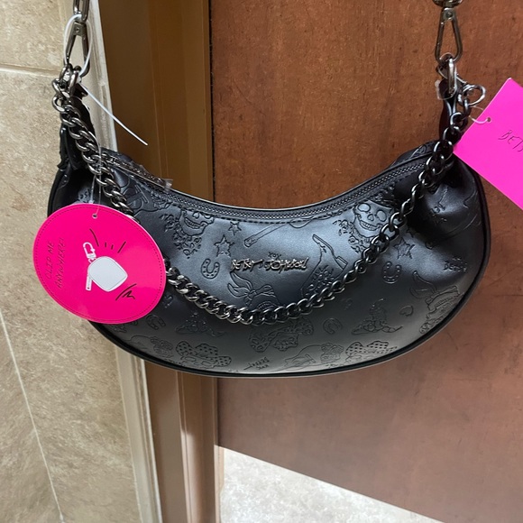 NWT BETSEY JOHNSON BLK SKULL “SADDLE BAG” CROSSBODY BAG - Picture 2 of 12